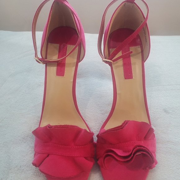 BNWT heels - Picture 6 of 8